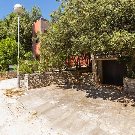 Πανσιόν Nives, Artatore *