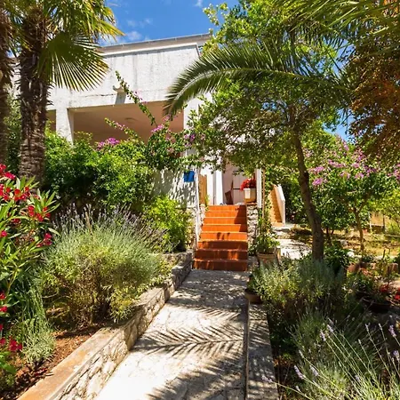 Pensiune Nives, Artatore 4*