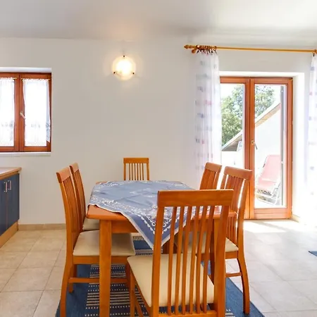 Nives, Artatore Pensiune