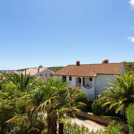 Nives, Artatore Pensiune